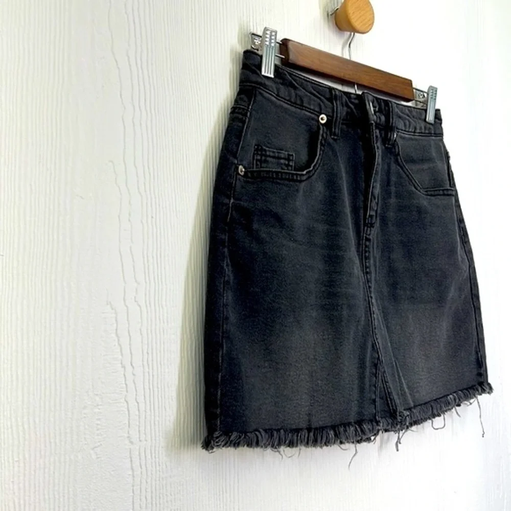 Wild Fable - Black Stonewash Frayed Zip Up Denim Cotton Mini Skirt Size 4 - Picture 4 of 9